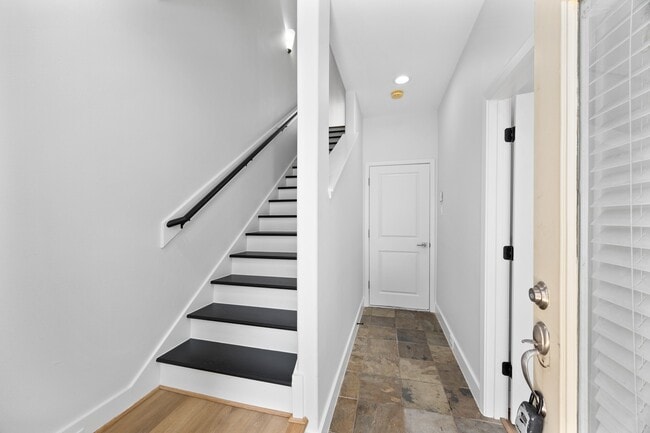 Building Photo - 2315 McIlhenny St