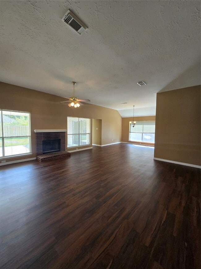 Building Photo - 2730 N Larkspur Cir