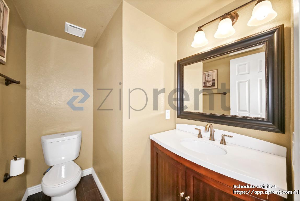 Building Photo - 16285 Barbee St