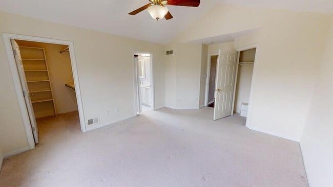 Building Photo - 292 Sandrock Ct