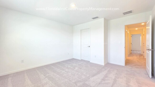 Building Photo - OUTSTANDING BRAND NEW TOWNHOME MOVE IN READY! AZARIO TOWNHOMES LWR !