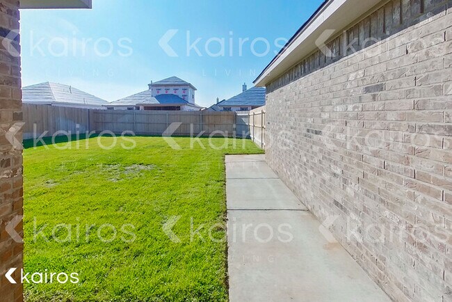 Building Photo - 2805 Destin Ave