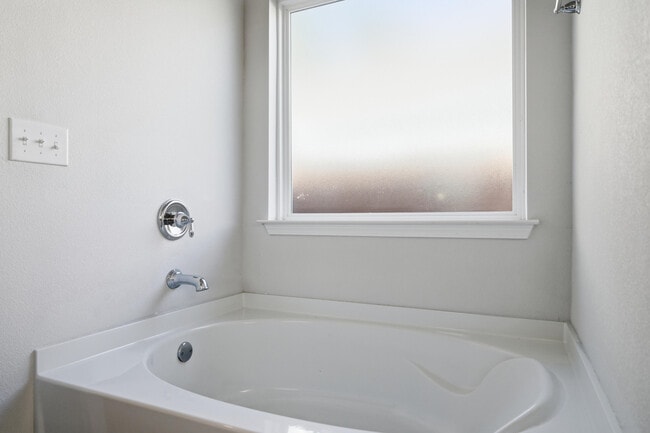 Building Photo - 191 Southern Pnes Rd