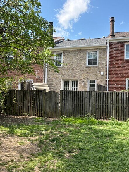 Building Photo - 1329 Chetworth Ct