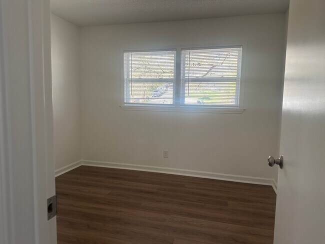 Building Photo - Enjoy Modern Living in This Beautifully Updated 3BR, 1.5BA Durham Home!