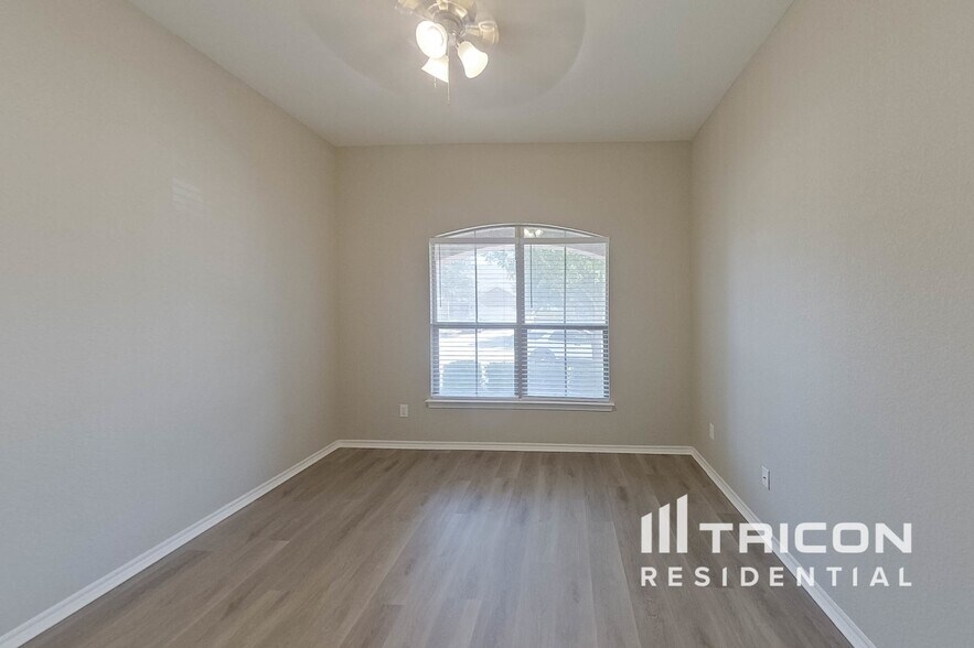 Building Photo - 1413 Melanie Trail