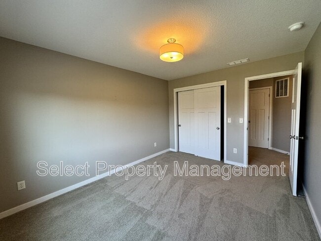 Building Photo - 1752 Woodlark Dr