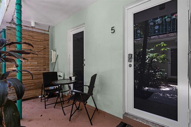 Building Photo - 1117 Meridian Ave