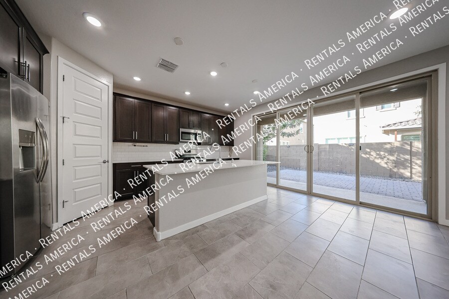 Building Photo - 1026 E Weatherby Way