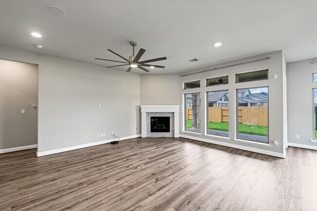 Building Photo - 7327 Camden Crestwood Way