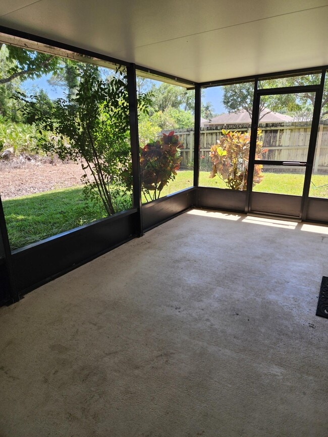 Building Photo - 1415 Hill Ave