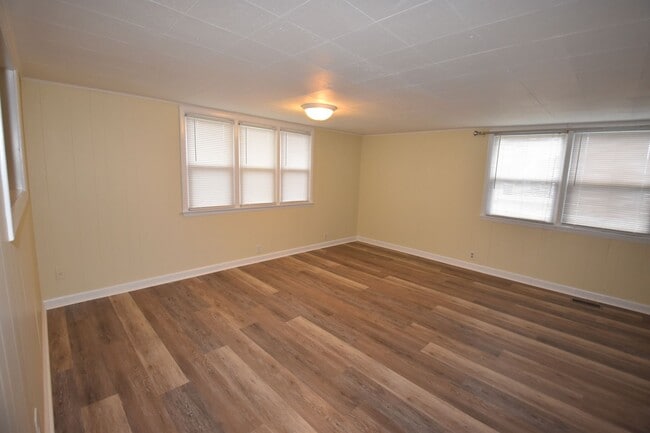 Building Photo - 2 Bedroom Home For Rent Fortville IN