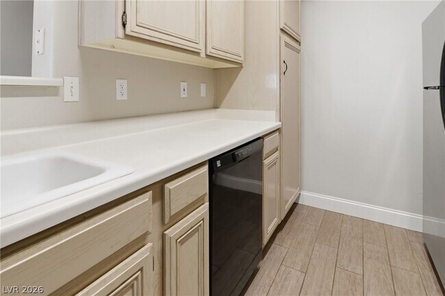 Building Photo - 7143 S Durango Dr