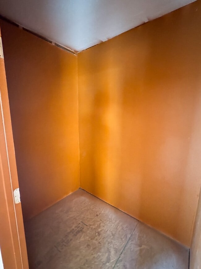 Building Photo - 400 N Smiling Dog Trail