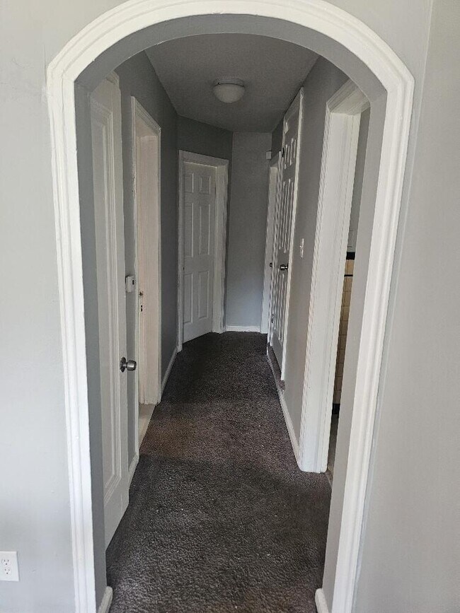 Building Photo - 10440 Nottingham Rd