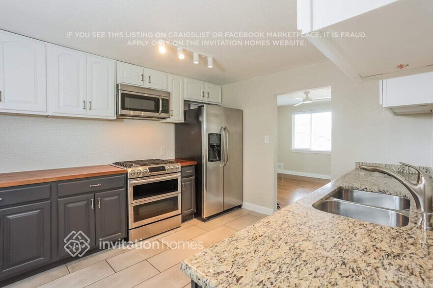 Building Photo - 1415 S Depew St