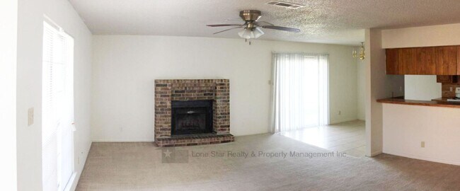 Building Photo - 1704 Bundrant Dr