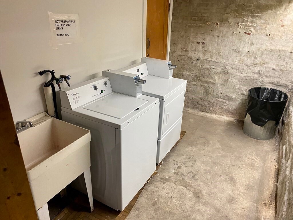 Building Photo - 248 Brookline St