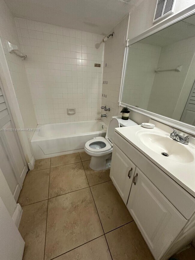 Building Photo - 17440 NW 67th Pl