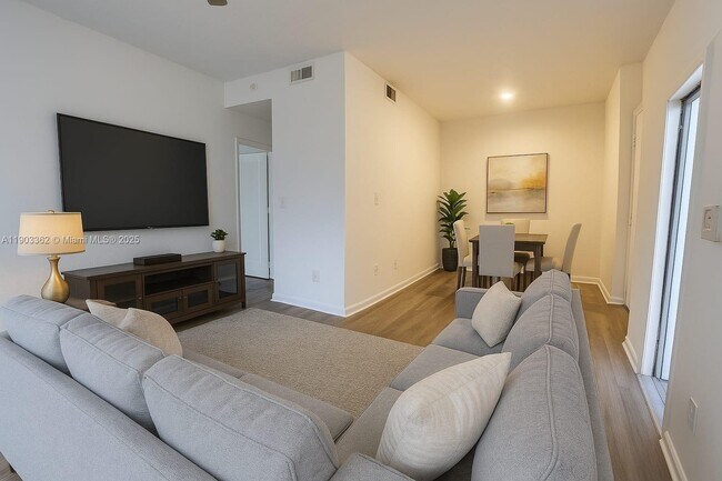 Building Photo - 880 Cypress Park Way