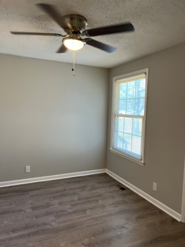Building Photo - 1302 McAlpine Ave