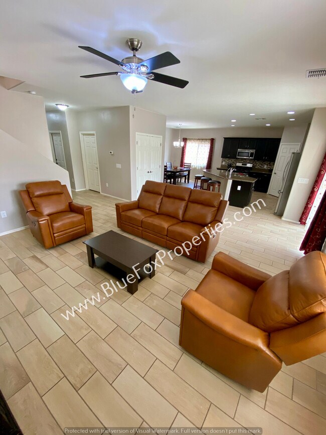 Building Photo - 9009 W Rolling Springs Dr