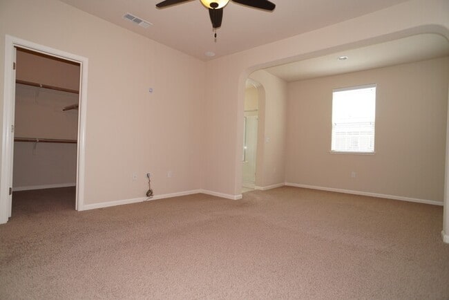 Building Photo - 169 Talmont Cir