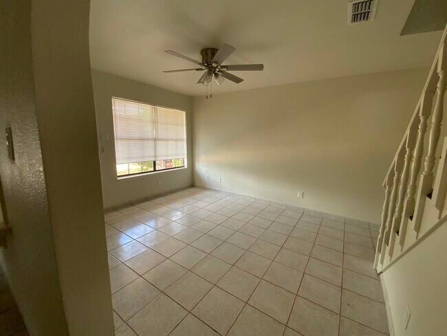 Building Photo - 119 Tours Ln