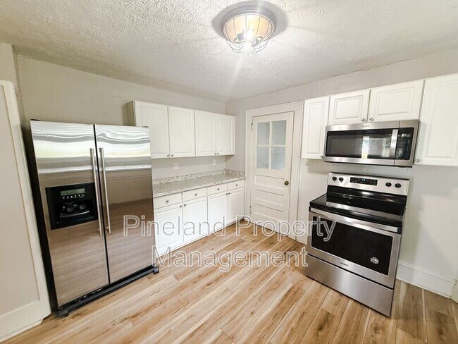 Building Photo - 316 Broadfoot Ave
