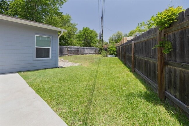 Building Photo - 3703 Tower View Ct