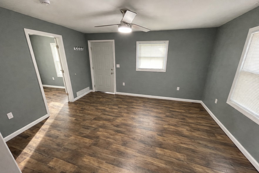 Building Photo - 1574 Montgomery Ave