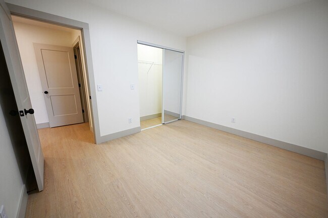 Building Photo - 176 Brushwood Dr