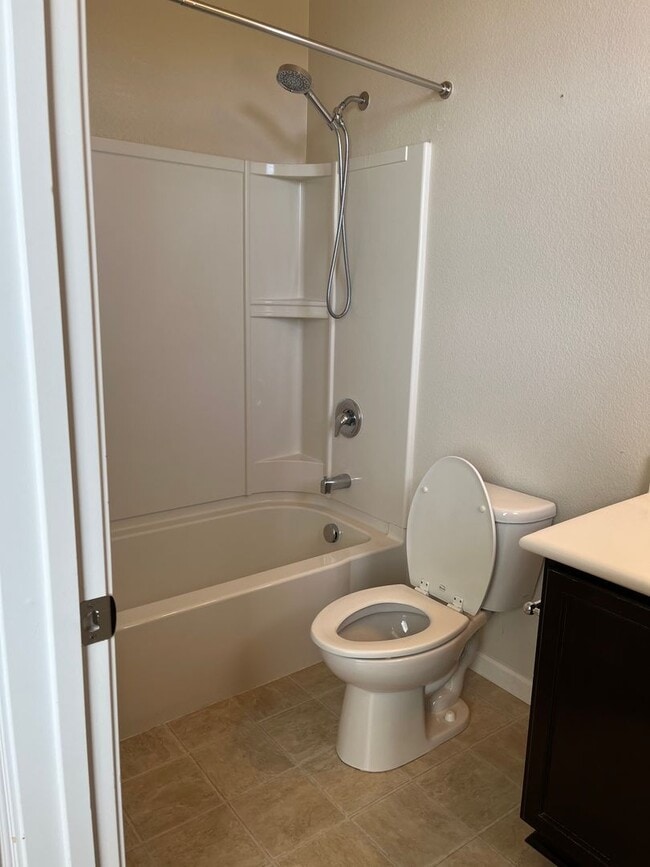 Building Photo - $3990 / GORGEOUS 3 BEDROOM HOME IN ARDENWO...