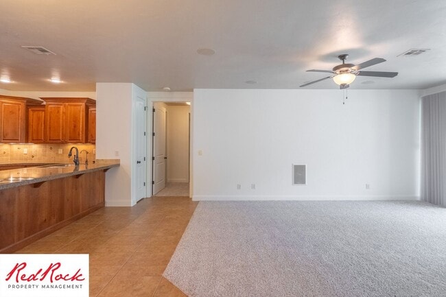 Building Photo - Remarkable 3 Bedroom Condo Next to Sunbroo...
