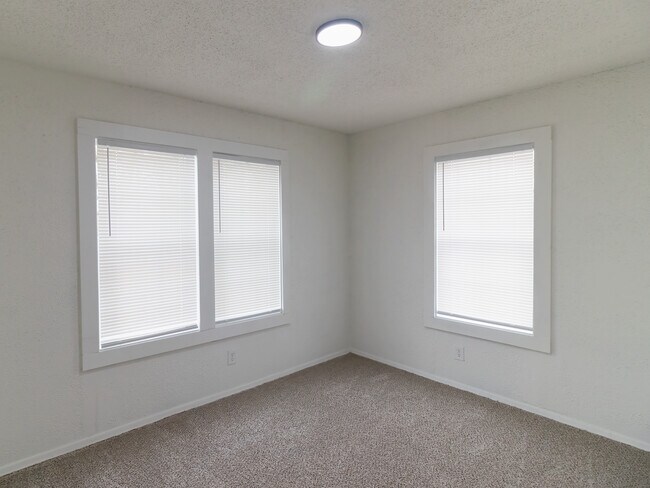 Building Photo - 3315 Reeves St