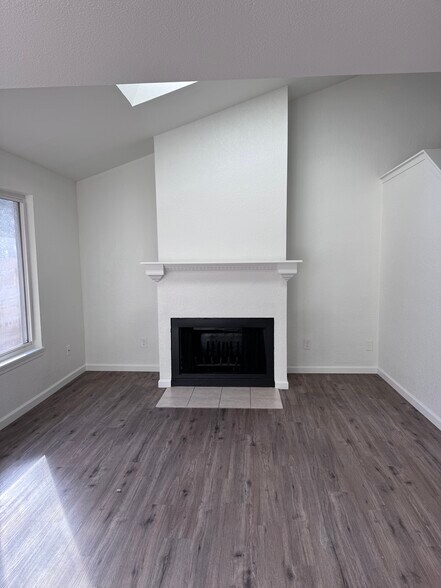 Building Photo - 92 Quinn Ave