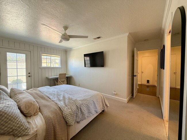 Building Photo - Gorgeous Two Bedroom Home in San Luis Rey
