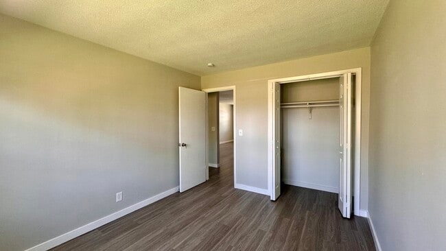 Building Photo - 141 NE 6th Ave