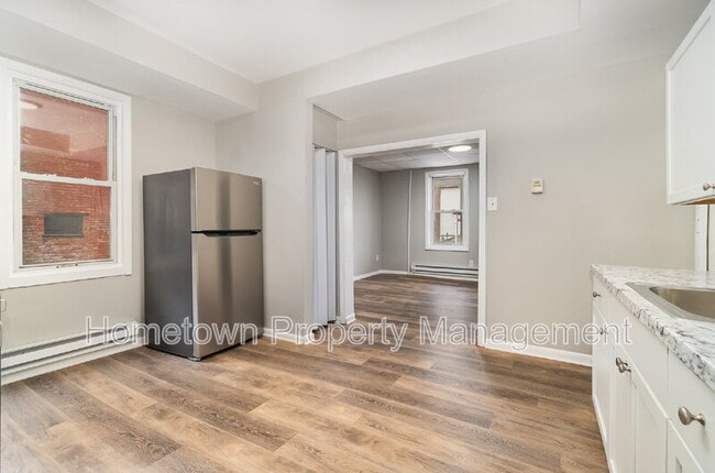 Building Photo - 606 North St