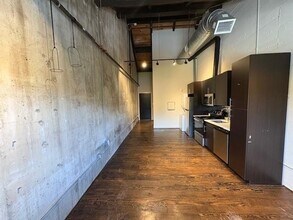 Building Photo - 4411 Dallas St