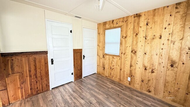 Building Photo - 54365 Pine Crest Ave