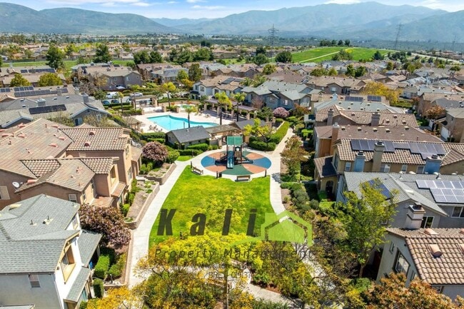 Building Photo - 2295 Whistling Ln