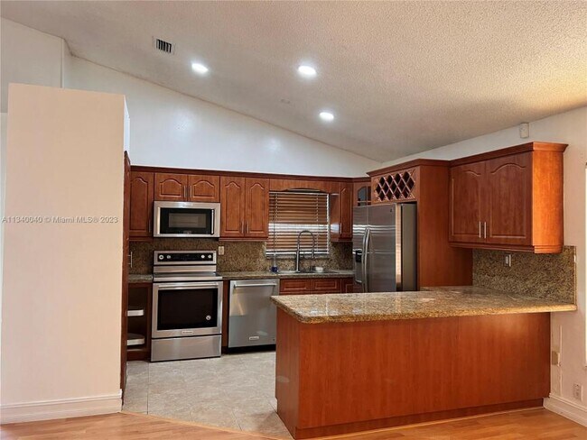 Building Photo - 3 bedroom in Miami Gardens FL 33055