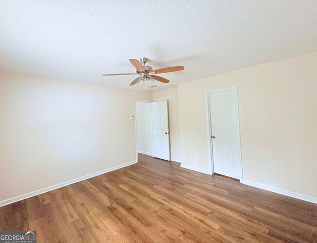 Building Photo - 102 Lake Victoria Dr