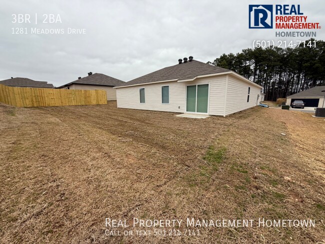 Building Photo - Spacious 3-Bed, 2-Bath Modern Home with Ga...