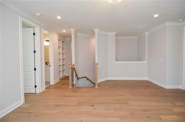Building Photo - 3963 Enclave Wy