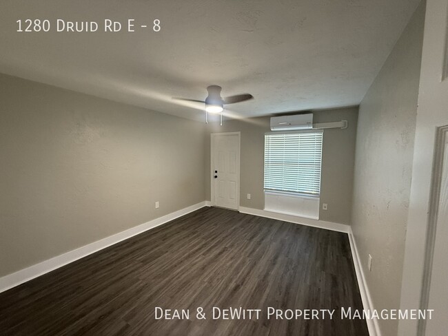 Building Photo - Creekside Apartments - 2/1 Clearwater - Fo...