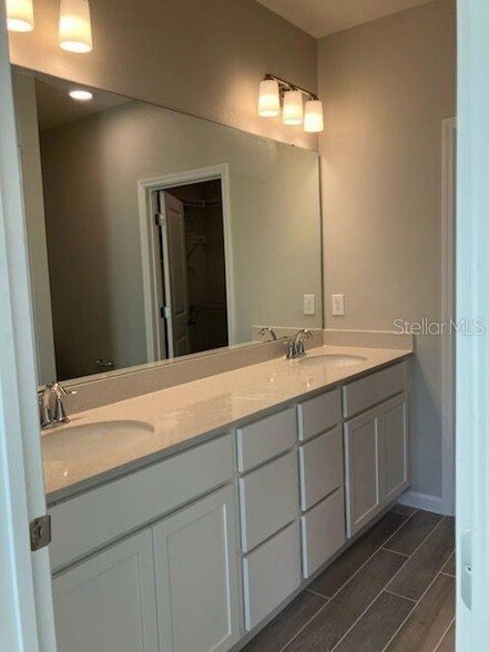 Building Photo - 15523 Bay Brg St