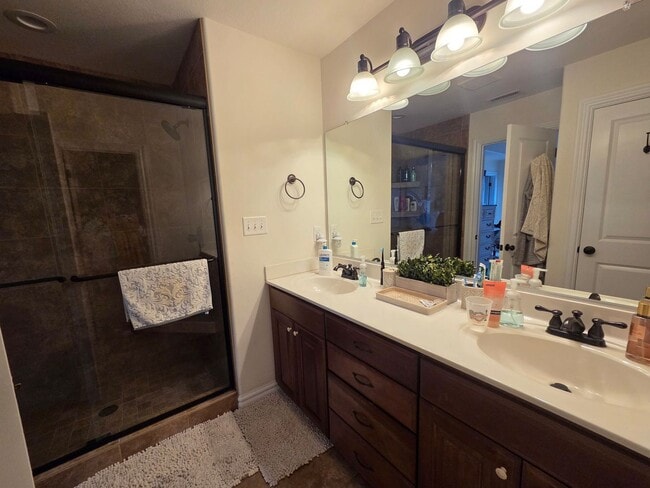 Building Photo - Beautiful 3BD/2.5BA 2 story condo in the Sherwood Lakes Neighborhood!