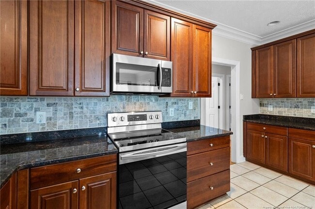 Building Photo - 480 Whispering Pines Dr